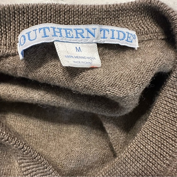Southern Tide Men’s  Merino Wool Sweater Medium V Neck(c6 - Picture 4 of 7
